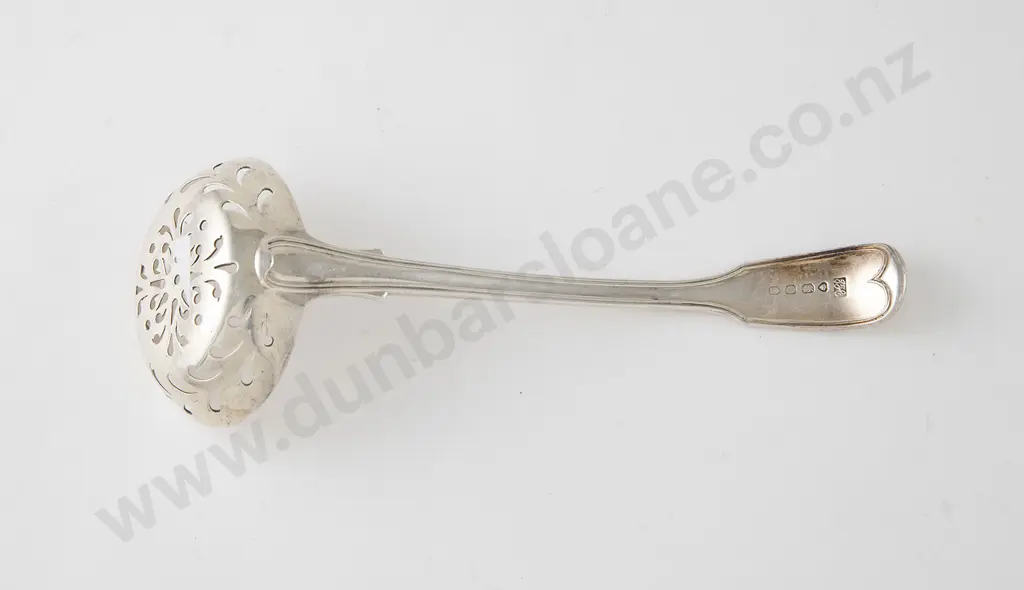 Geo III S/S Sifter Ladle Image 1++