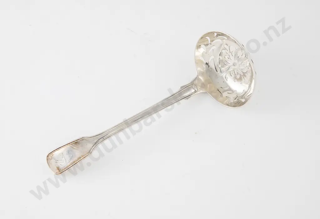 Geo III S/S Sifter Ladle Image 1++