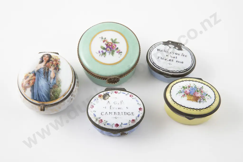 Three Geo III Bilston & Battersea Enamel Patch Boxes Image 1++