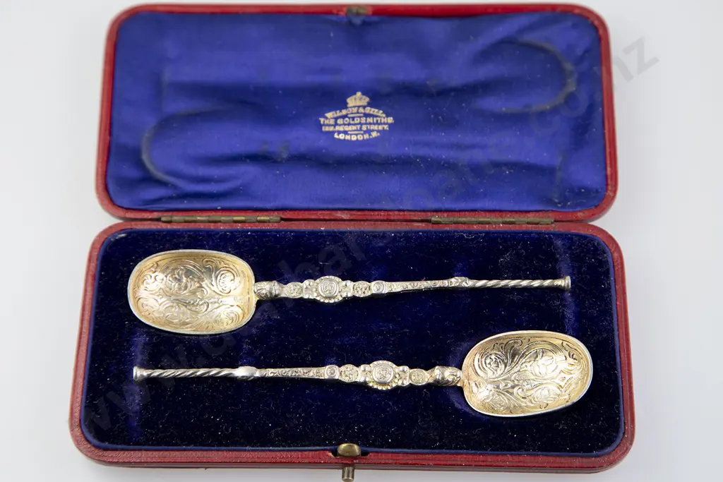 Cased Pair Edw VII S/S Gilt Coronation Spoons Image 1++