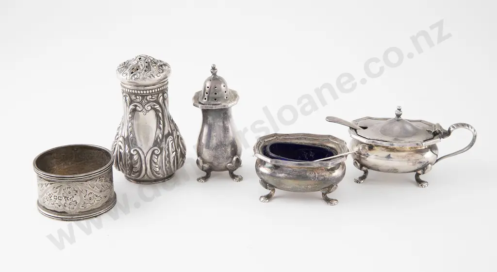 S/S Three Piece Cruet Set Image 1++