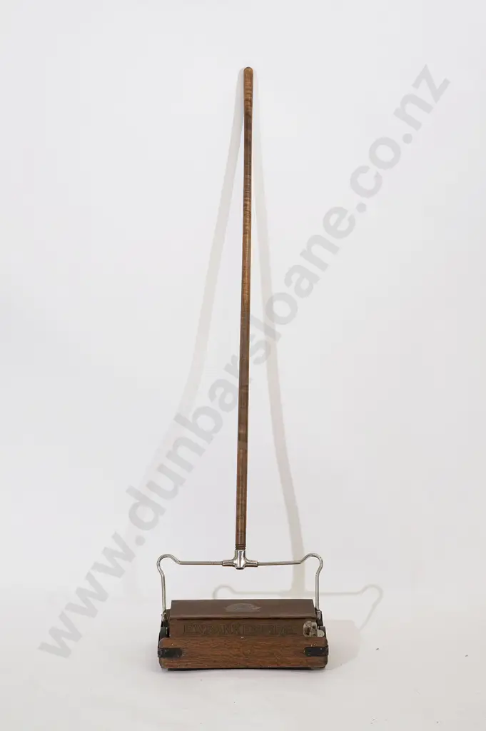 Vintage Ewbank Empire Carpet Sweeper Image 1++