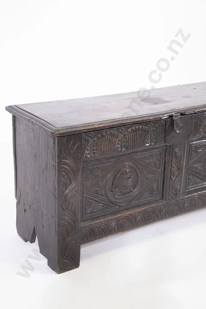 Small C17th Oak Coffer Image 1++