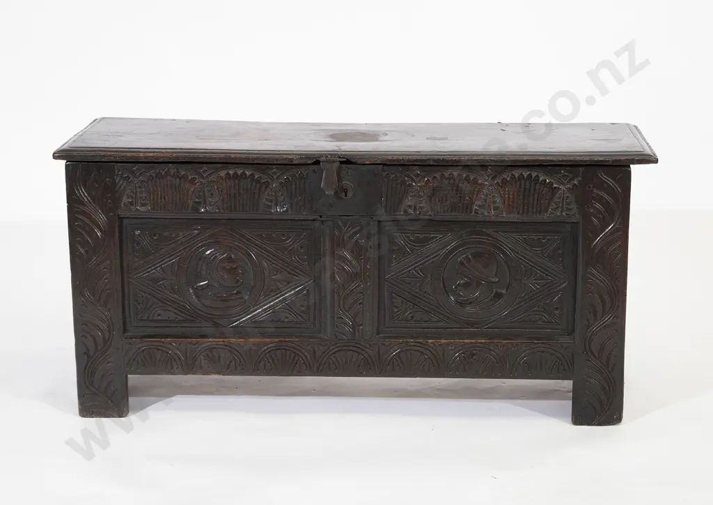 Small C17th Oak Coffer Image 1++