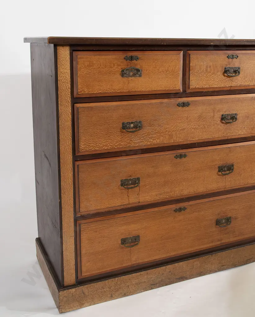 NZ Colonial RewaRewa and Kauri Flat Front Chest Image 1++