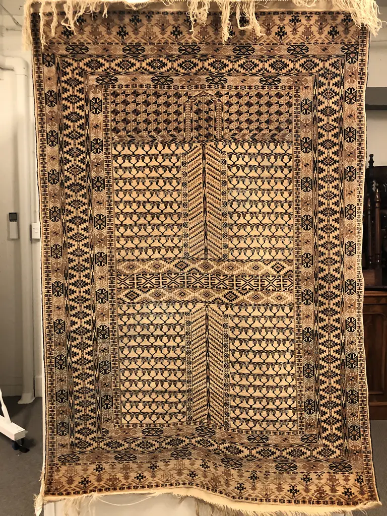 Persian Rug Image 1++