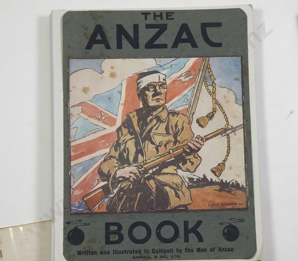 Group Of WWI & WWII Books & Booklets Image 1++
