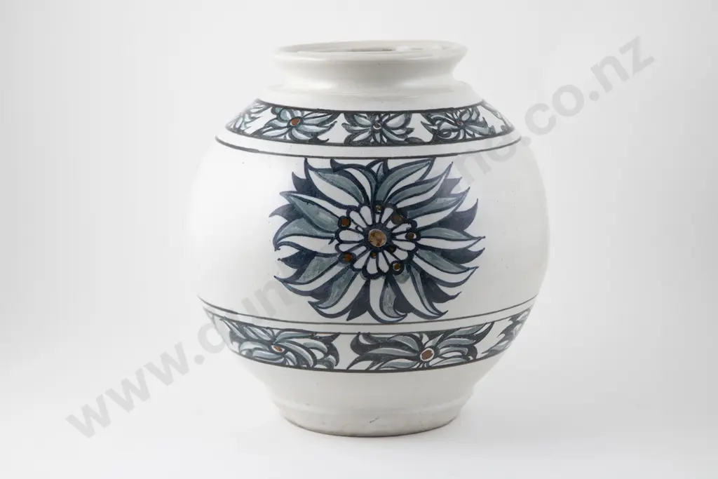 Roy Cowan Floor Vase Image 1++