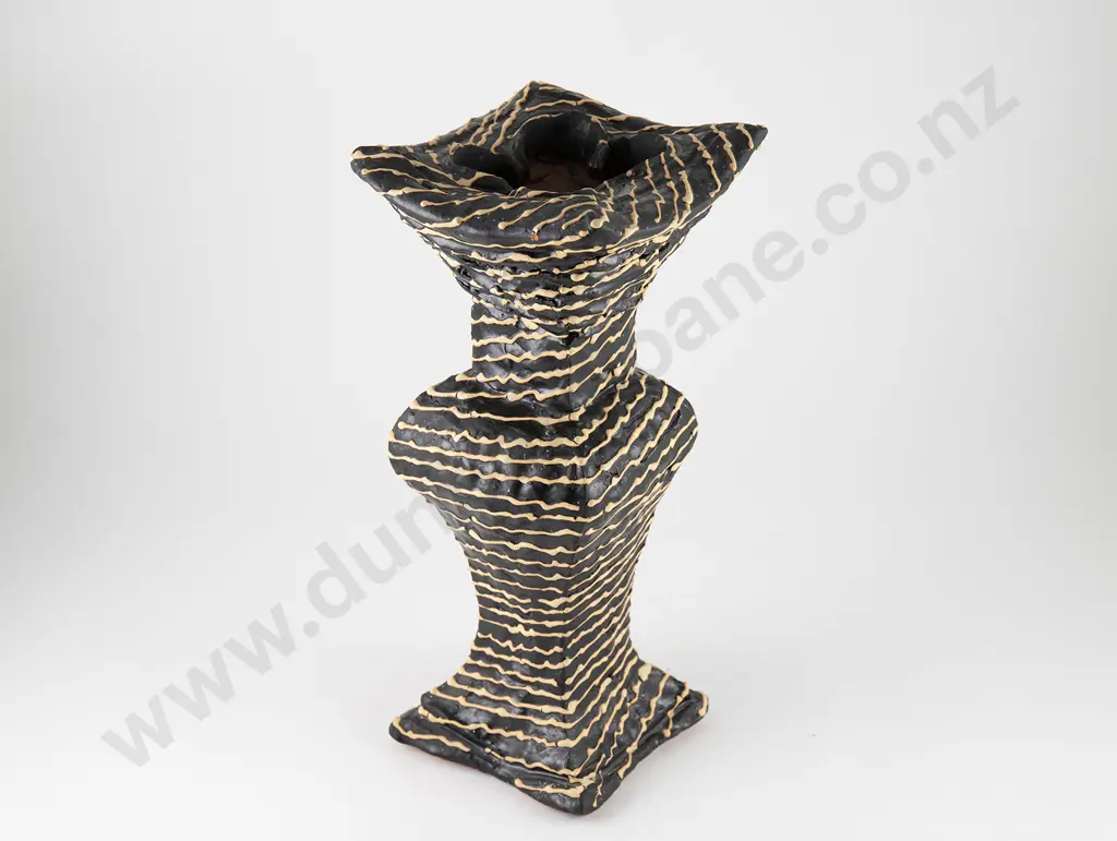 Richard Parker Squared Vase Image 1++