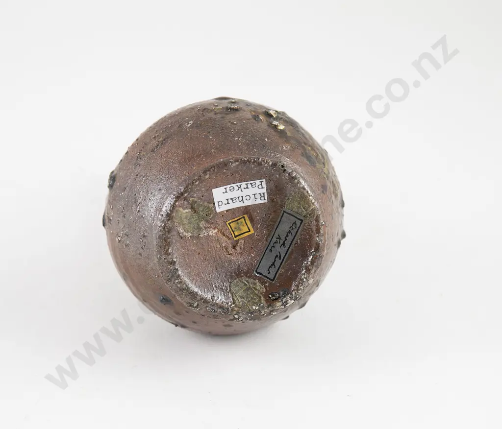 Richard Parker Small Tunnel Kiln Vase Image 1++