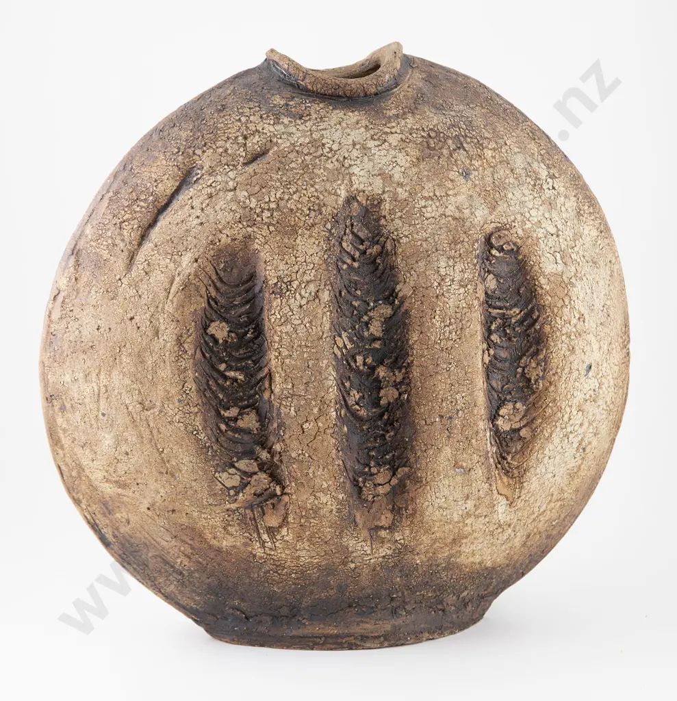Len Castle Discoid Vase Image 1++