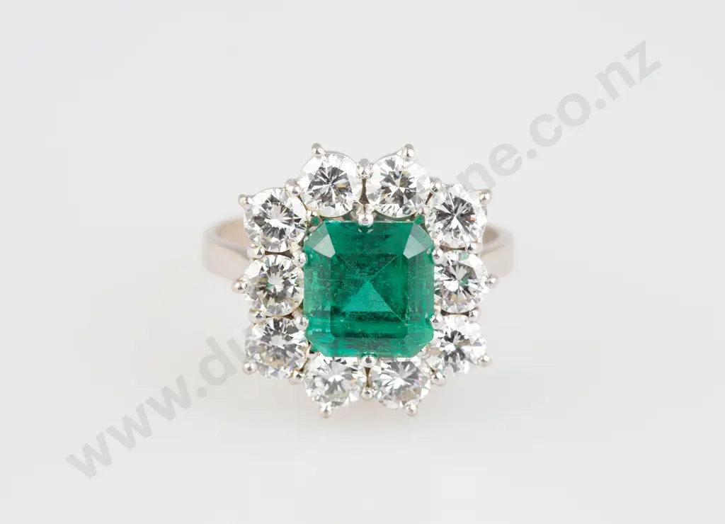 18ct White Gold & Platinum Eleven Stone Emerald & Diamond Cluster Ring Image 1++