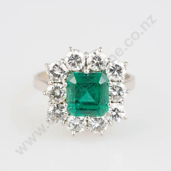 18ct White Gold & Platinum Eleven Stone Emerald & Diamond Cluster Ring