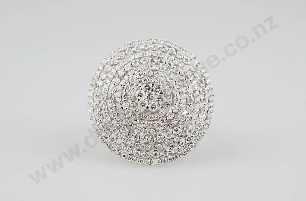 18ct White Gold 264stone Diamond Dress Ring Image 1++
