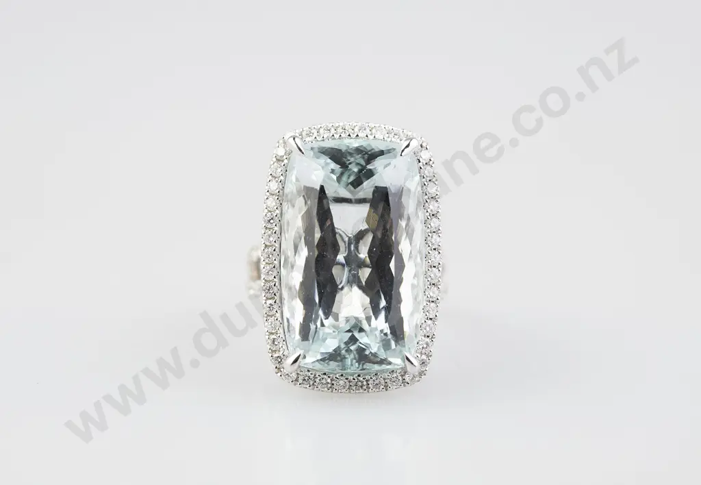 14ct White Gold Single Aquamarine Dress Ring Image 1++