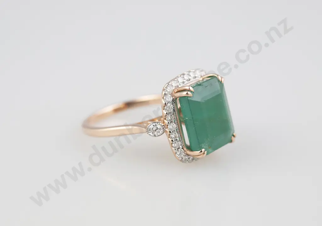 14ct 29stone Emerald and Diamond Cluster Ring Image 1++