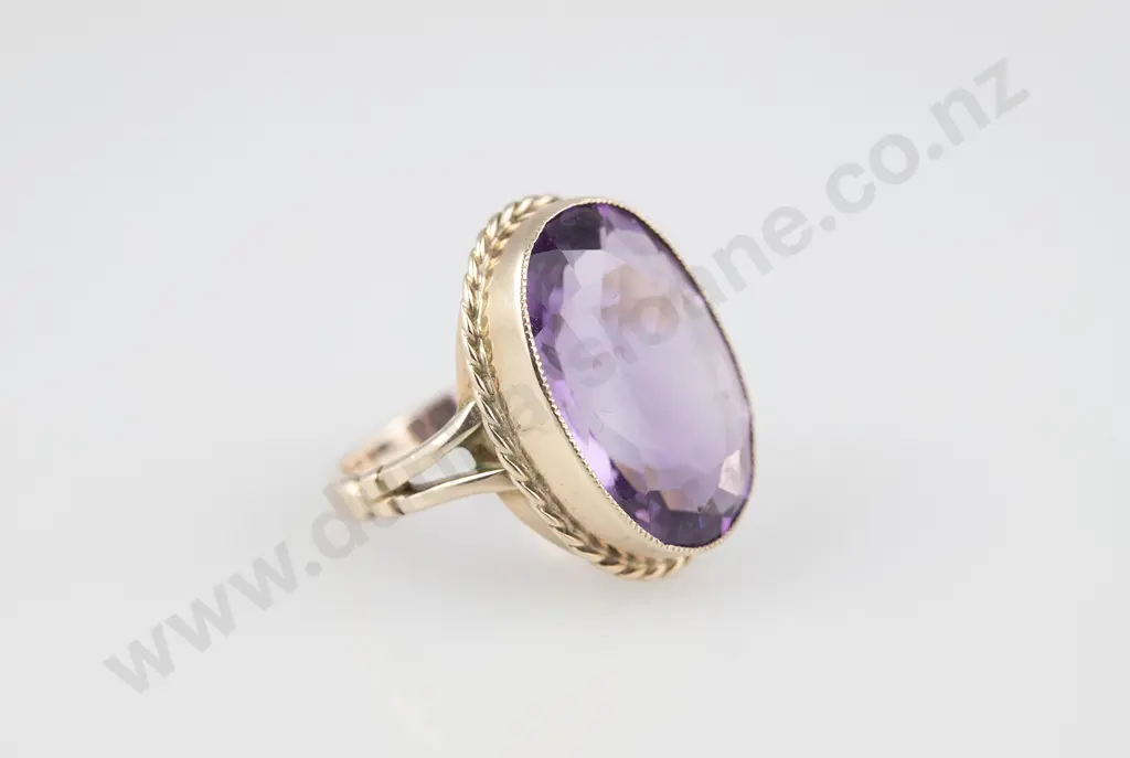 9ct Single Large Amethyst Dress Ring Image 1++