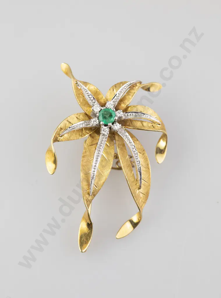 18ct Yellow and White Gold Lily Flower Spray Brooch Image 1++