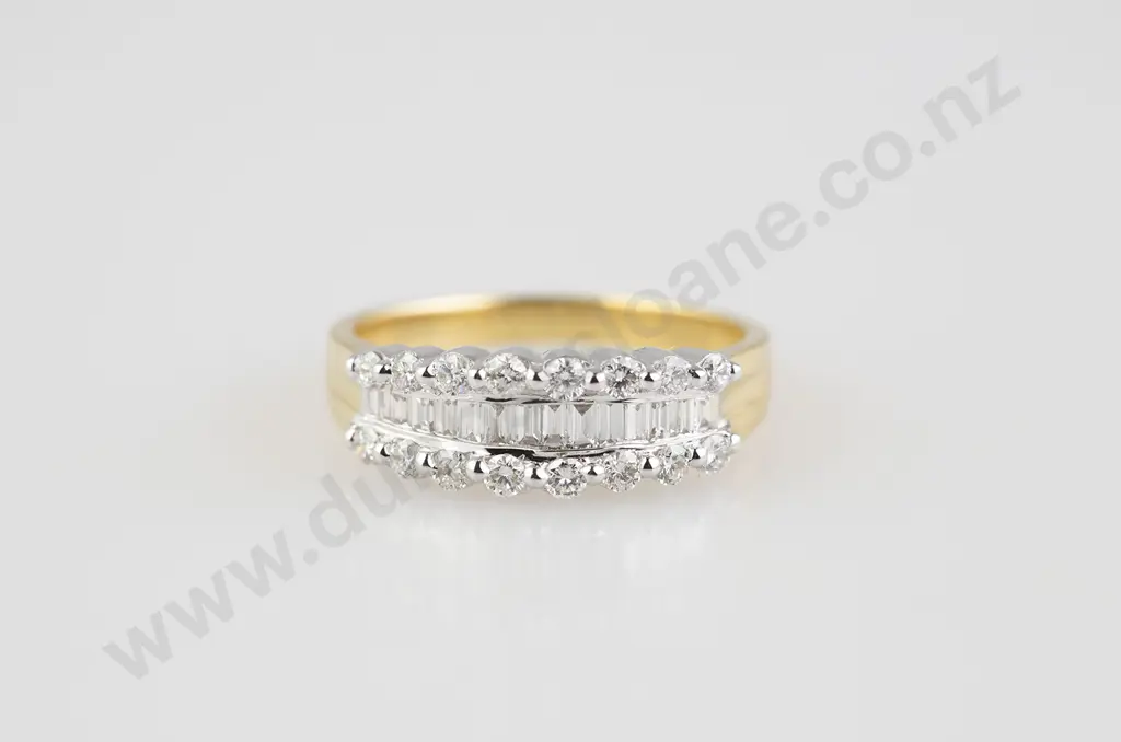 18ct 30stone Diamond Bridge Ring Image 1++