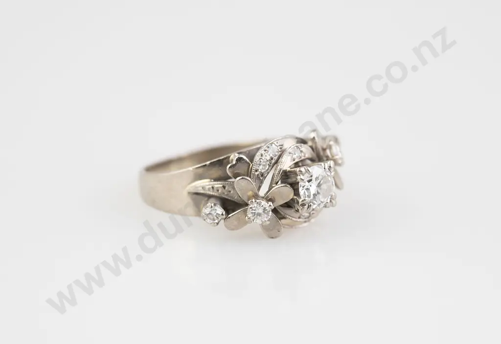 18ct White Gold Eleven Stone Diamond Fancy Cluster Ring Image 1++