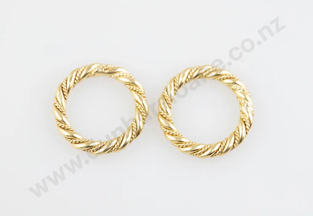 Two 18ct Rope and Wire Twist Pattern Bands Image 1++