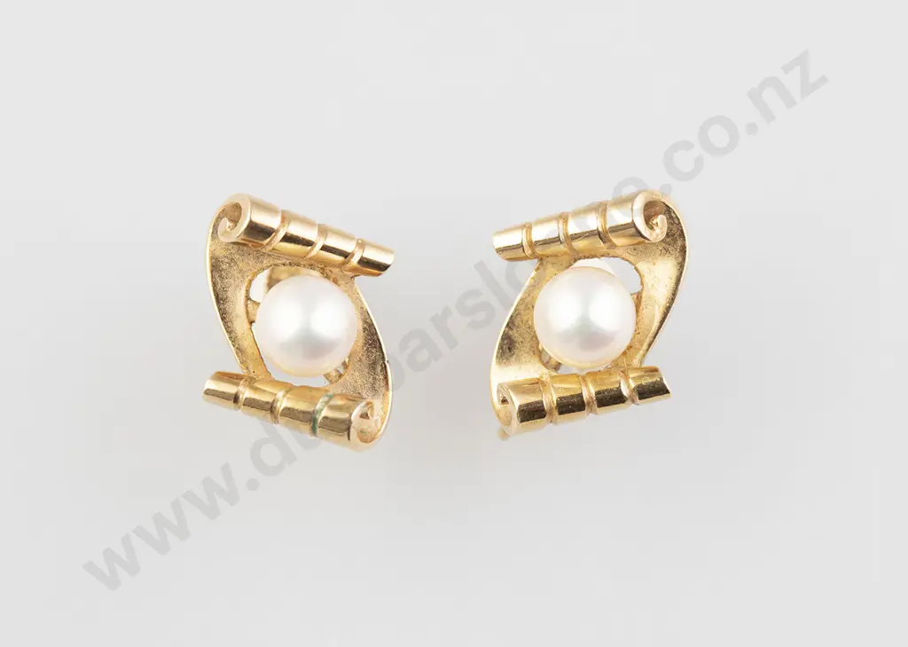 9ct SIngle Cultured Pearl Earrings Image 1++