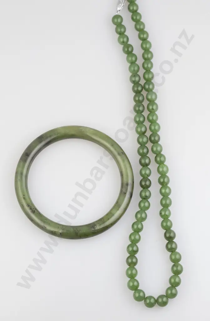 Single Strand Uniform Chinese Jade Bead Necklace Image 1++