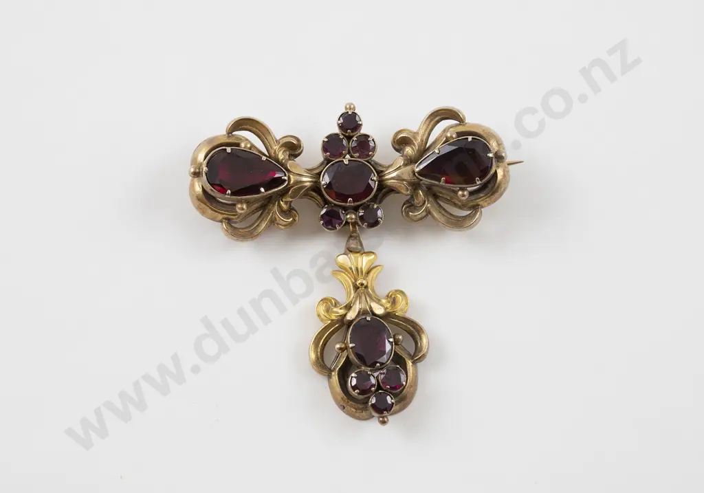 Victorian 15ct 12stone Garnet Brooch Image 1++