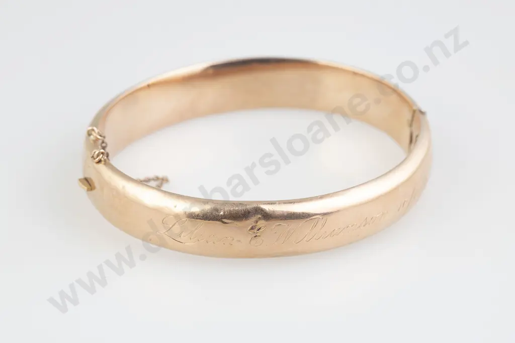 9ct Hollow Hinged Snap Bangle Image 1++