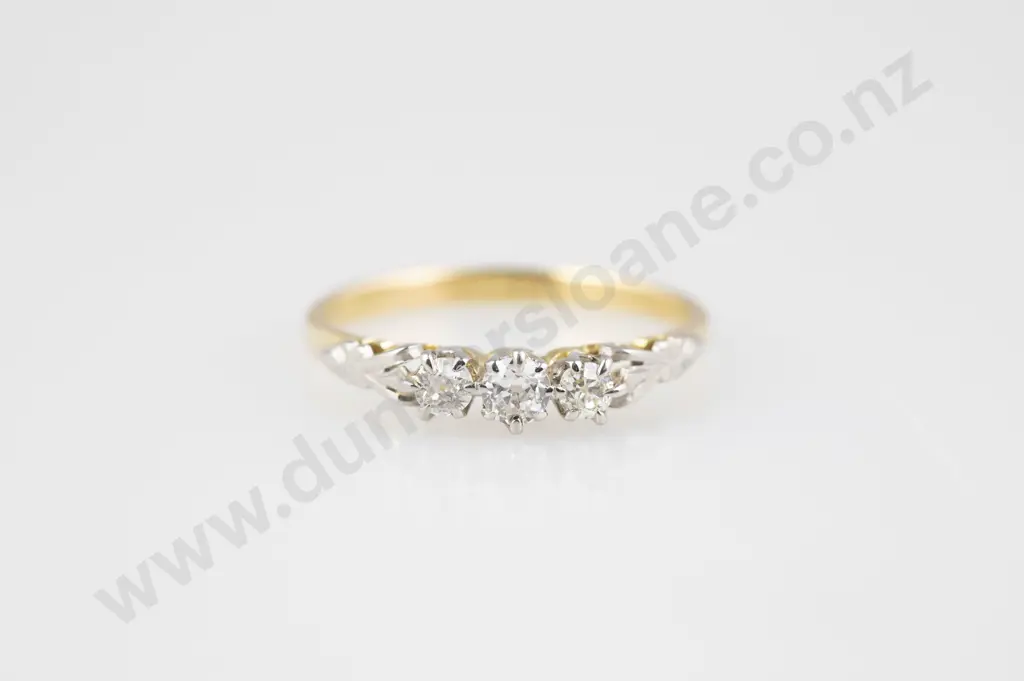 Vintage 18ct Three Stone Diamond Bridge Ring Image 1++