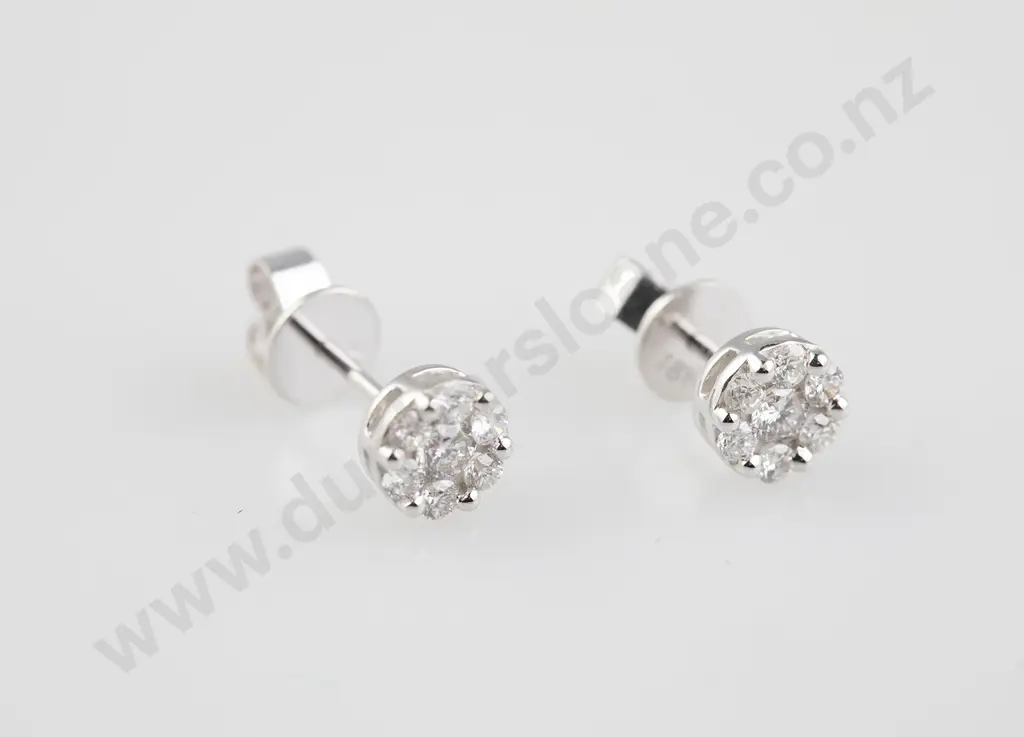 Pair 18ct White Gold Diamond Cluster Stud Earrings Image 1++