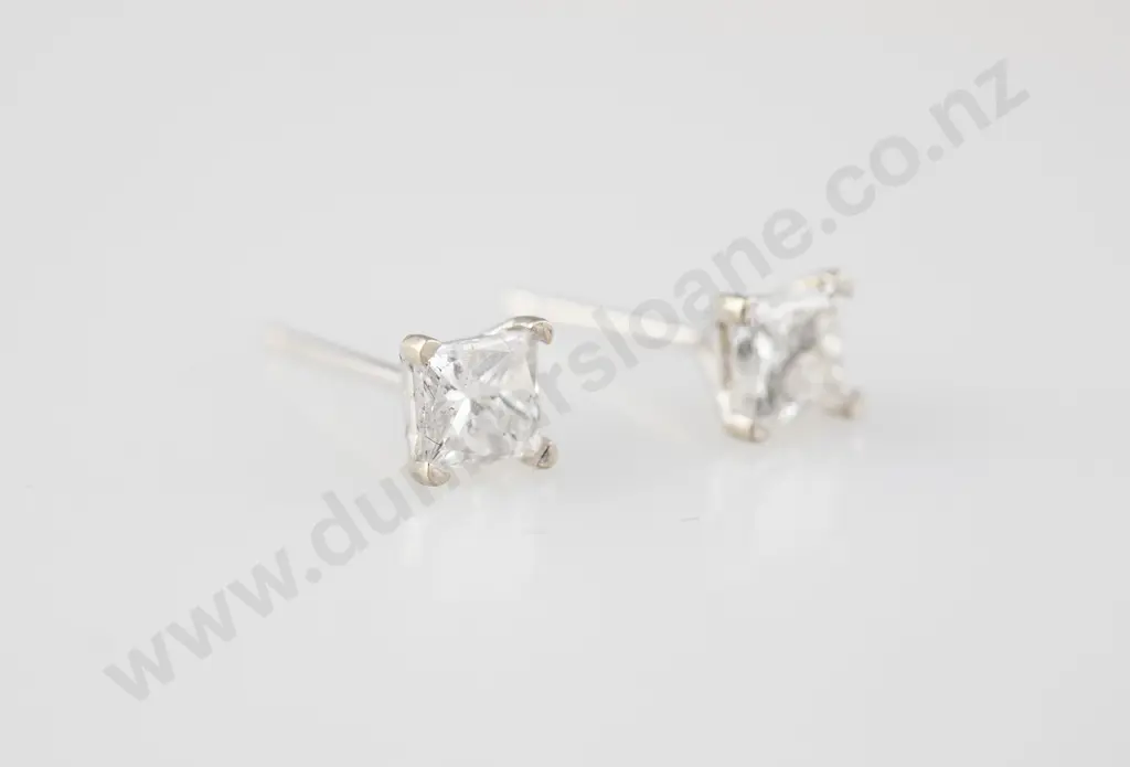 Pair 14ct White Gold Solitaire Diamond Stud Earrings Image 1++