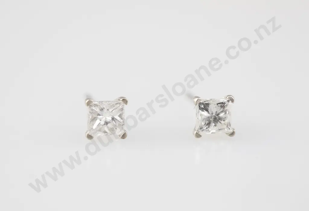 Pair 14ct White Gold Solitaire Diamond Stud Earrings Image 1++