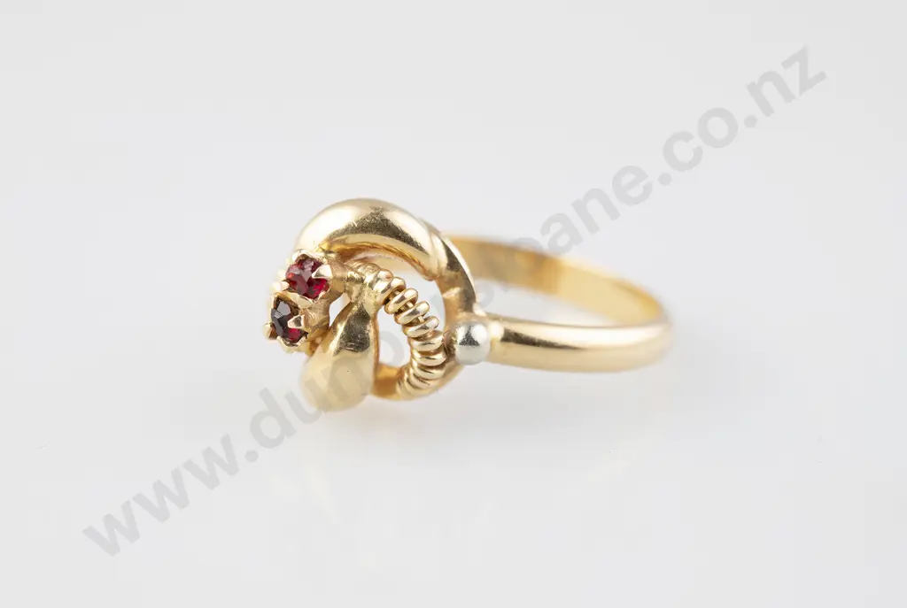 18ct 'Love Knot' Ring Image 1++