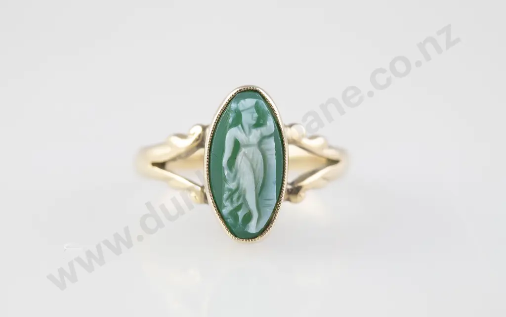 Edwardian 9ct Chrysoprase Cameo Ring Image 1++