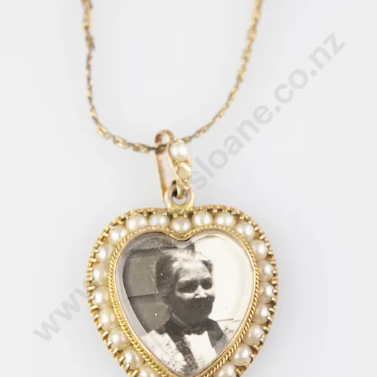 Victorian 9ct Heart Photo Locket