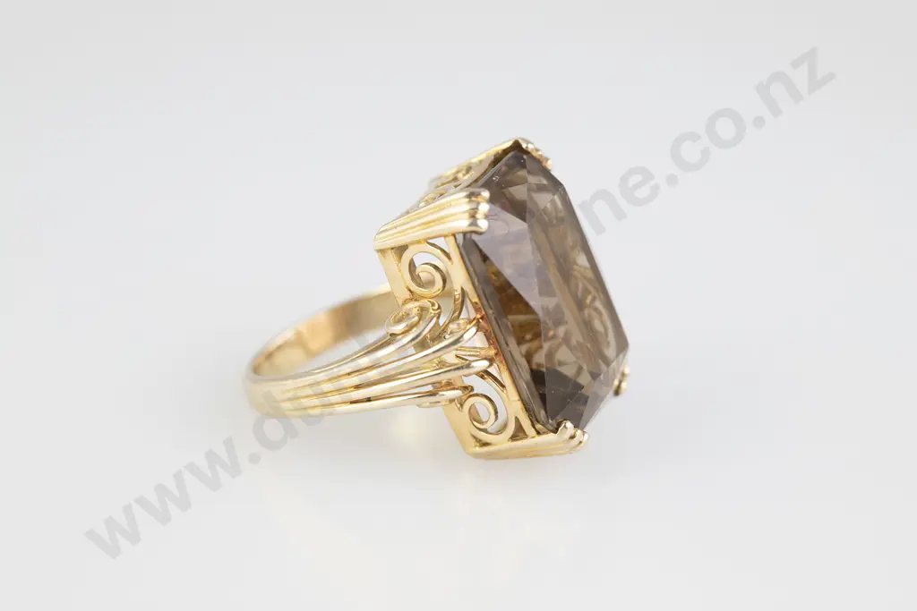 18ct Single Stone Smokey Quartz Dress Ring Image 1++