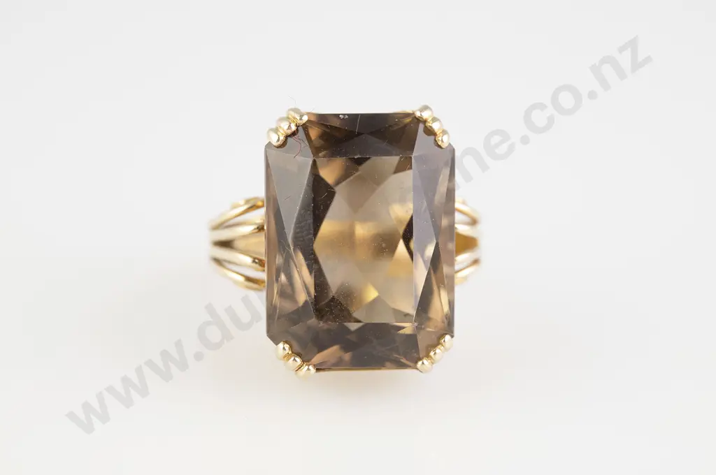 18ct Single Stone Smokey Quartz Dress Ring Image 1++
