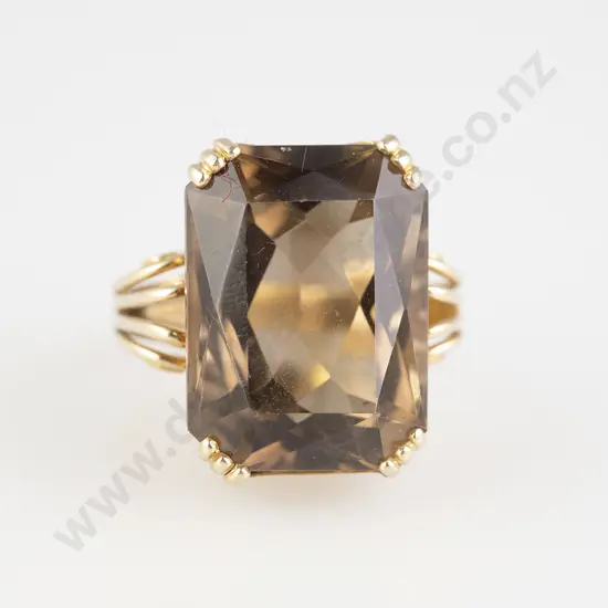 18ct Single Stone Smokey Quartz Dress Ring