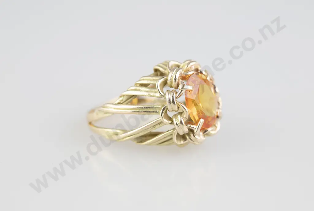 9ct Single Stone Glass Cairngorm Dress Ring Image 1++