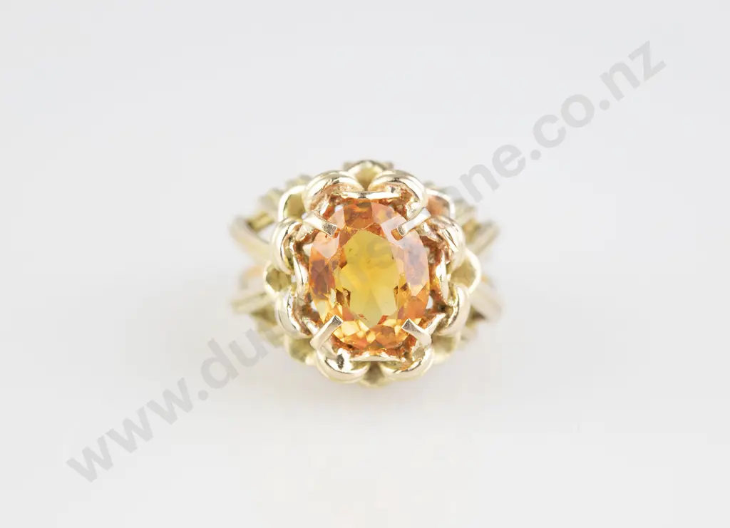 9ct Single Stone Glass Cairngorm Dress Ring Image 1++