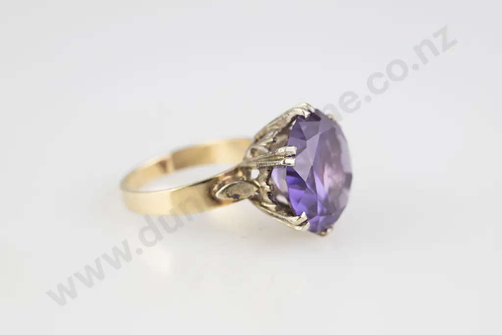 9ct Single Imitation Alexandrite Dress Ring Image 1++