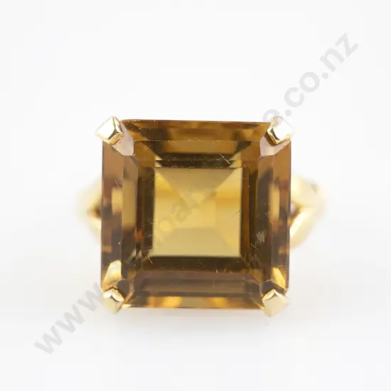 18ct Single Citrine Ring