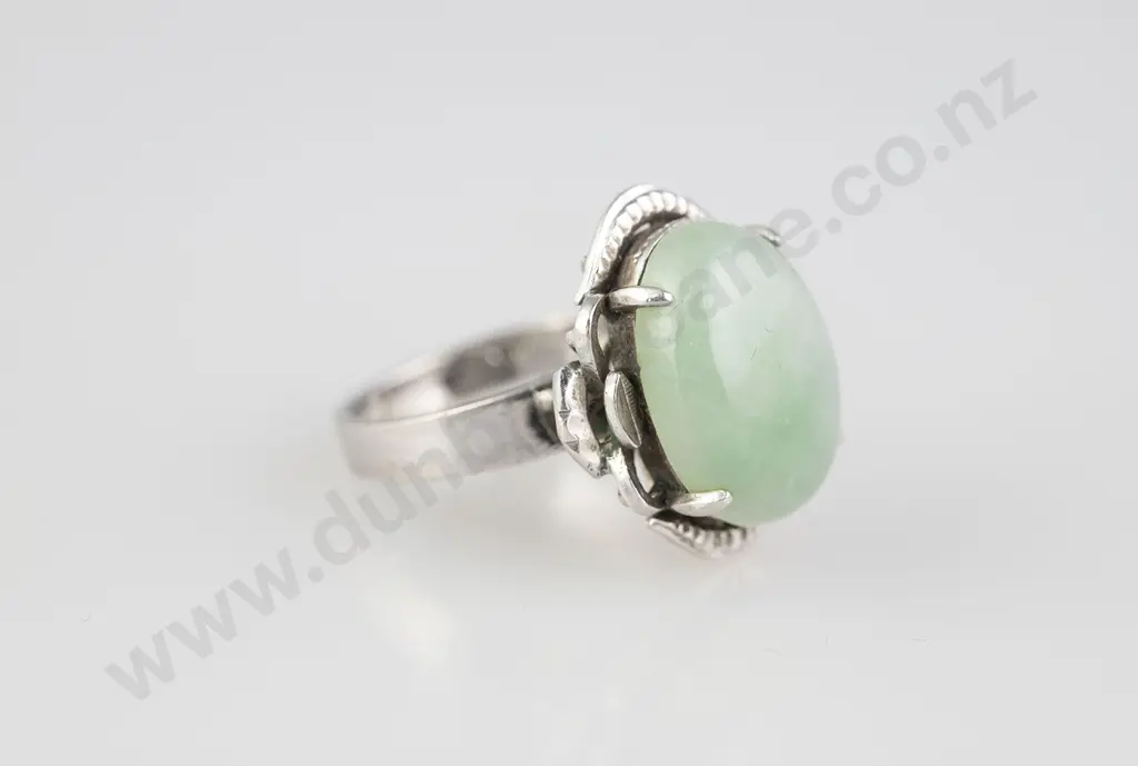 9ct White Gold Single Jade Panel Ring Image 1++