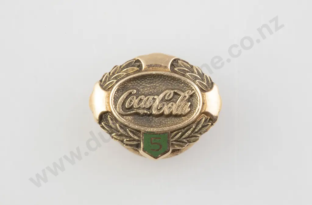 American 10ct CocoCola Lapel Pin Image 1++