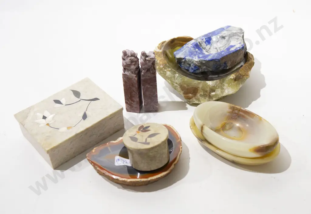 Small Group of Onyx and Hardstone Ornaments Image 1++