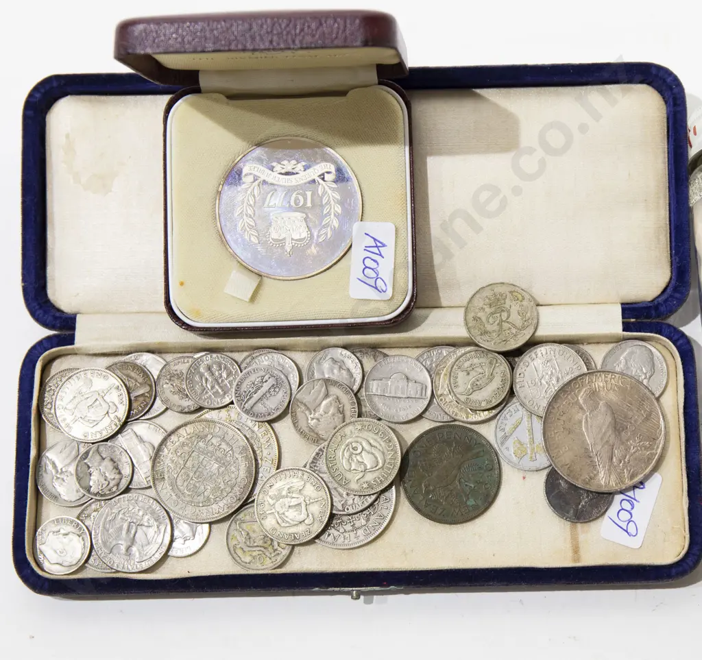 Small Qty of Mixed Silver Coinage Image 1++