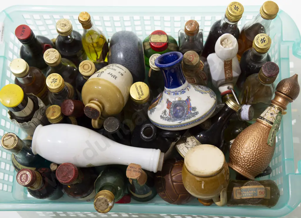 Box of Miniatures Image 1++