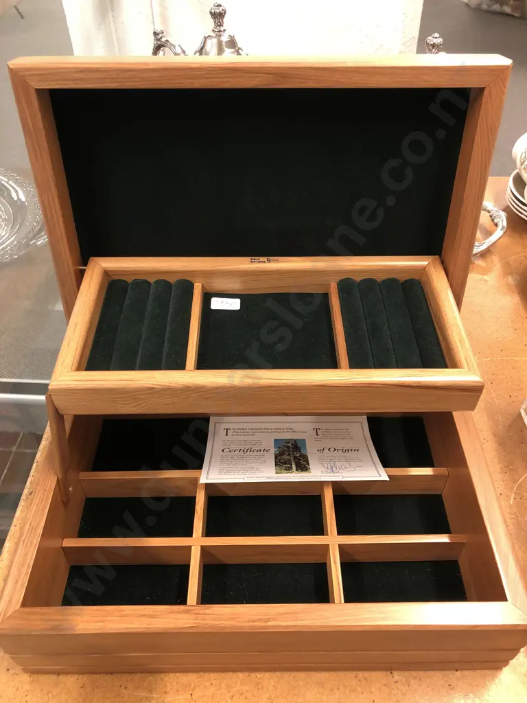 Modern Rimu Jewellery Box Image 1++