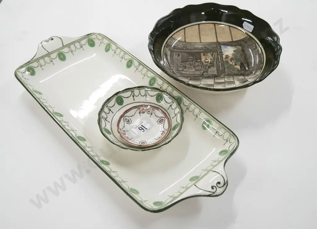 Three Rd Bowls and Sandwich Tray Image 1++